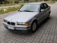 Usata BMW 318 90 CV (66 kW) 1998 Grigio Berlina