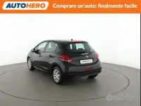 Usata Peugeot 208 Active 68 CV (50 kW) 2015 Nero Utilitaria