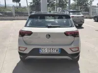 Usata VW T-Roc Life 110 CV (80 kW) 2024 Ascot grey / tetto nero SUV
