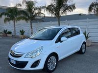 Usata Opel Corsa Cosmo 85 CV (62 kW) 2011 Bianco Berlina