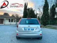 Usata Ford Fiesta 68 CV (50 kW) 2007 Argento Utilitaria