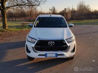 Usata Toyota HiLux Lounge 150 CV (110 kW) 2020 Bianco Pick-up