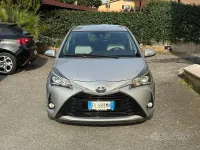 Usata Toyota Yaris 69 CV (50 kW) 2017 Grigio Utilitaria