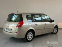 Usata Renault Grand Scénic II 111 CV (81 kW) 2007 Beige Monovolume