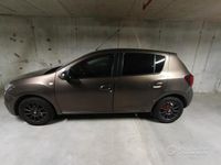 Usata Dacia Sandero Comfort 90 CV (66 kW) 2019 Marrone Berlina