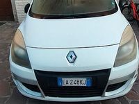 Usata Renault Scénic III XMOD 110 CV (80 kW) 2010 Bianco Monovolume