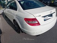 Usata Mercedes C220 170 CV (125 kW) 2007 Bianco Berlina