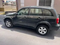 Usata Toyota RAV4 116 CV (85 kW) 2004 Nero SUV