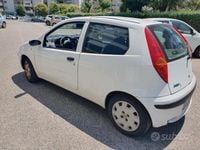 Usata Fiat Punto 80 CV (58 kW) 2002 Bianco Utilitaria