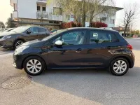 Usata Peugeot 208 Active 68 CV (50 kW) 2019 Nero Utilitaria