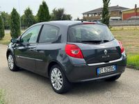 Begagnad Renault Clio II LE 75 HK (55 kW) 2010 Grå Sedan