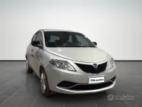 Usata Lancia Ypsilon Gold 69 CV (50 kW) 2017 Grigio Utilitaria