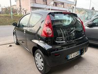 Usata Peugeot 107 68 CV (50 kW) 2010 Nero Utilitaria