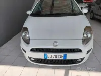 Usata Fiat Punto Pop 70 CV (51 kW) 2012 Bianco Utilitaria