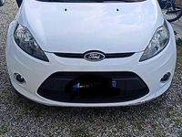 Usata Ford Fiesta 96 CV (70 kW) 2012 Bianco Utilitaria