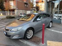 Usata Opel Astra Cosmo 140 CV (102 kW) 2012 Grigio Station wagon