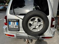 Usata Mitsubishi Pajero 160 CV (117 kW) 2002 Grigio SUV