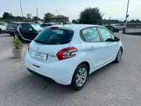 Usata Peugeot 208 68 CV (50 kW) 2015 Bianco Utilitaria