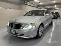 Usata Mercedes S500 387 CV (284 kW) 2006 Argento Berlina