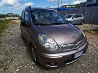 Usata Toyota Yaris Verso Sol 84 CV (61 kW) 2006 Grigio Monovolume