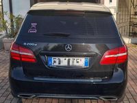 Usata Mercedes B200 136 CV (100 kW) 2018 Nero Monovolume