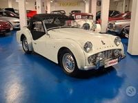 Usata Triumph TR3 101 CV (74 kW) 1960 Bianco / pastello Cabrio
