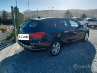 Usata Opel Astra 110 CV (80 kW) 2013 Nero Station wagon