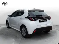 Nuova Toyota Yaris Hybrid Business Edition 2026 Bianco Berlina