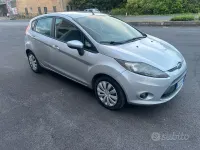 Usata Ford Fiesta Titanium 68 CV (50 kW) 2011 Grigio Berlina