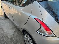 Usata Lancia Ypsilon 85 CV (62 kW) 2011 Grigio Utilitaria