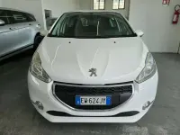 Usata Peugeot 208 Active 82 CV (60 kW) 2014 Bianco Utilitaria