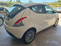 Usata Lancia Ypsilon Silver 69 CV (50 kW) 2012 Bianco Utilitaria