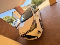 Usata Toyota Yaris Hybrid Style 75 CV (55 kW) 2015 Berlina