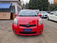 Usata Toyota Yaris Sol 101 CV (74 kW) 2011 Rosso Utilitaria