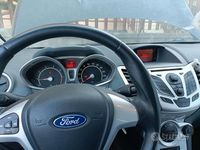 Usata Ford Fiesta 96 CV (70 kW) 2010 Nero Utilitaria