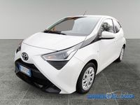 Usata Toyota Aygo X-play 72 CV (52 kW) 2020 Bianco Utilitaria
