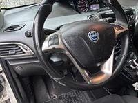 Usata Lancia Ypsilon 69 CV (50 kW) 2015 Bianco Utilitaria