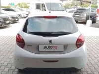 Usata Peugeot 208 Active 82 CV (60 kW) 2018 Bianco Utilitaria