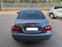 Usata Mercedes E250 Avantgarde 204 CV (150 kW) 2010 Grigio Coupé
