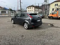 Usata Ford Focus Ghia 116 CV (85 kW) 2006 Nero Berlina