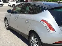 Usata Lancia Delta 120 CV (88 kW) 2009 Grigio Utilitaria