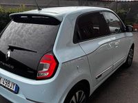 Usado Renault Twingo 60 kW (82 CV) 2023 Azul Utilitario
