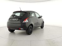 Usata Lancia Ypsilon Silver 69 CV (50 kW) 2022 Nero Utilitaria
