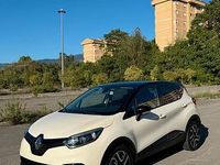 Usata Renault Captur 90 CV (66 kW) 2017 Giallo SUV
