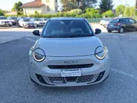 Usata Fiat 600 La Prima 101 CV (74 kW) 2025 Beige SUV
