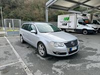 Usata VW Passat Highline 140 CV (102 kW) 2005 Grigio Station wagon