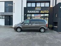 Usata Mercedes V200 137 CV (100 kW) 2017 Grigio Monovolume