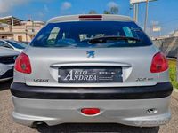 Usata Peugeot 206 68 CV (50 kW) 2005 Bianco Berlina