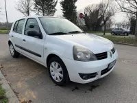 Begagnad Renault Clio II Dynamique 75 HK (55 kW) 2008 Vit Sedan