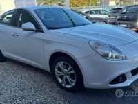 Usata Alfa Romeo Giulietta Distinctive 105 CV (77 kW) 2011 Bianco Utilitaria